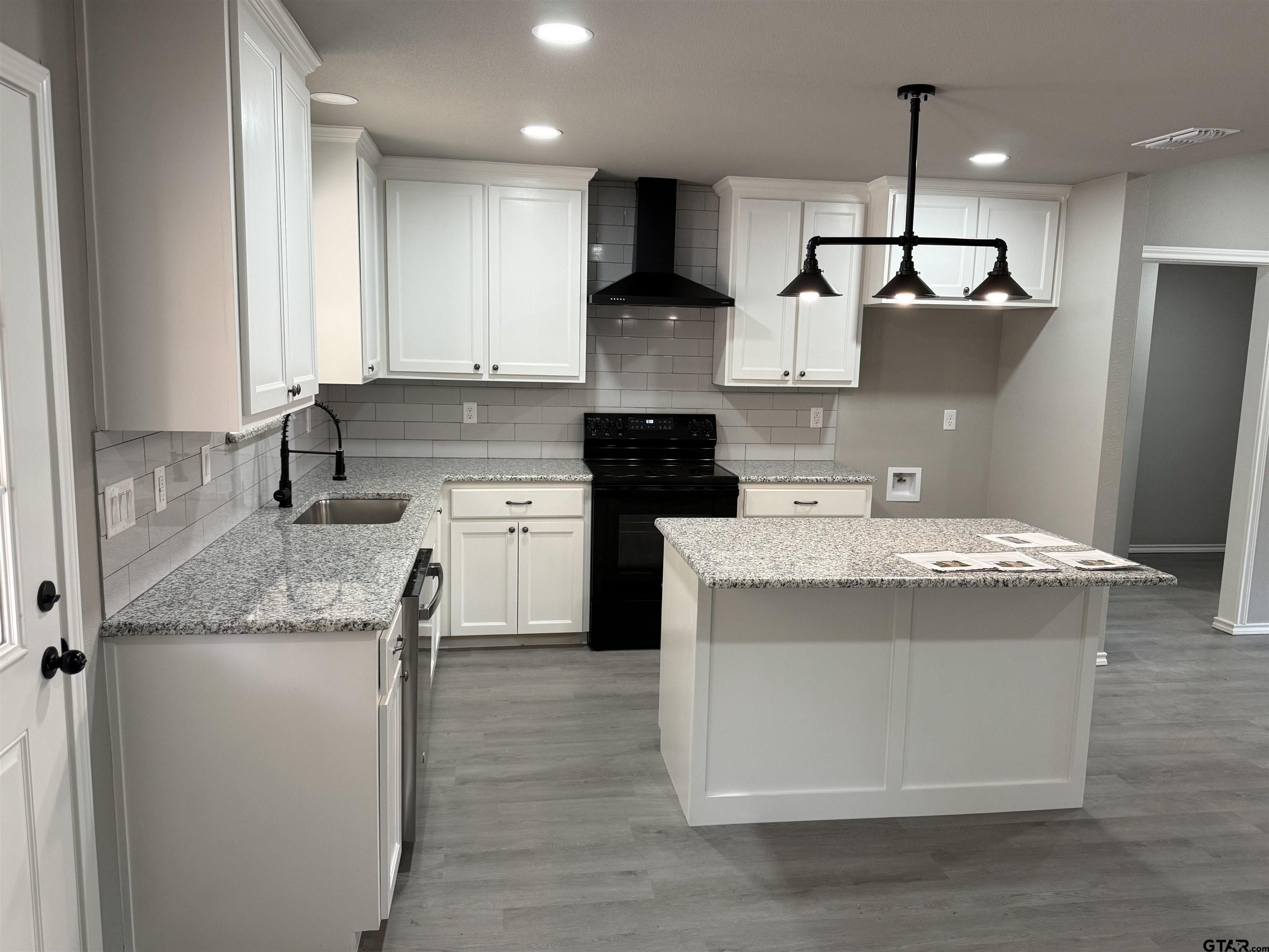 357 Private Road 6292