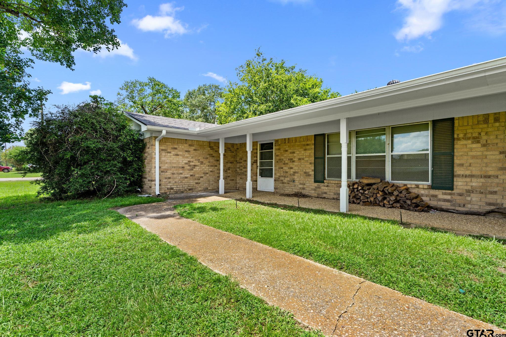 13592 Choctaw Dr