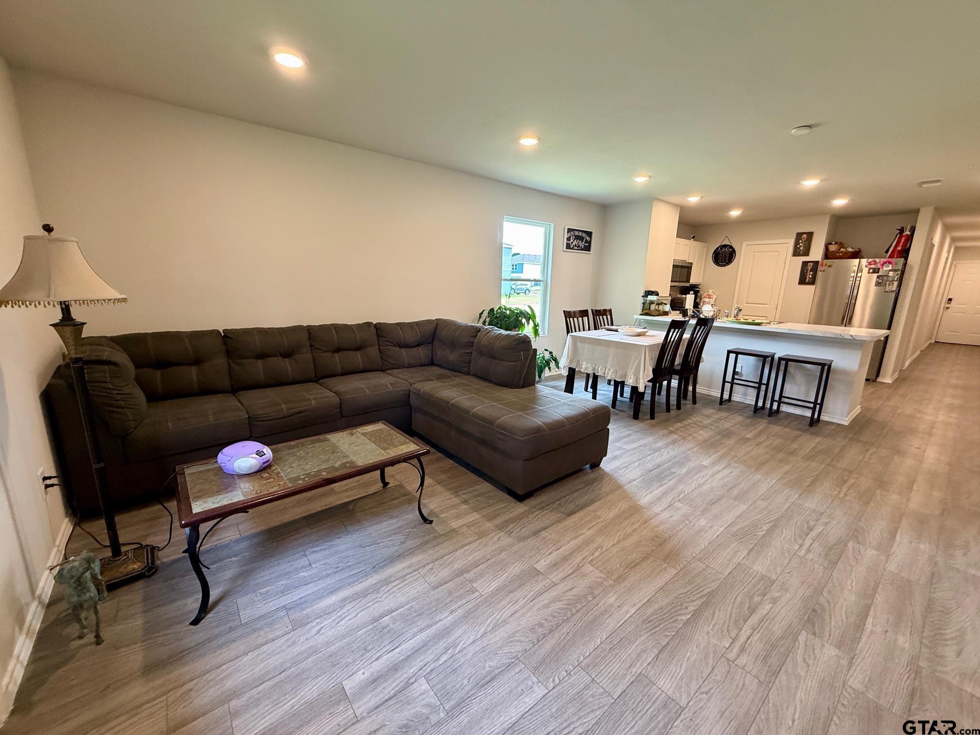1196 Clover Ct