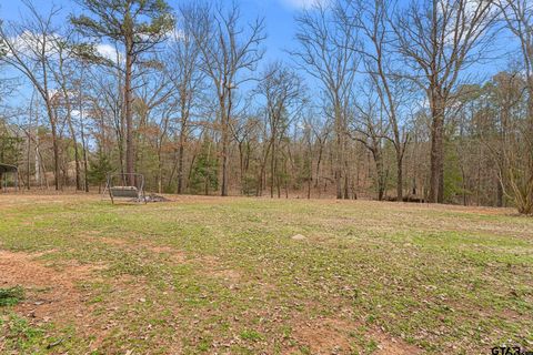 A home in Lindale