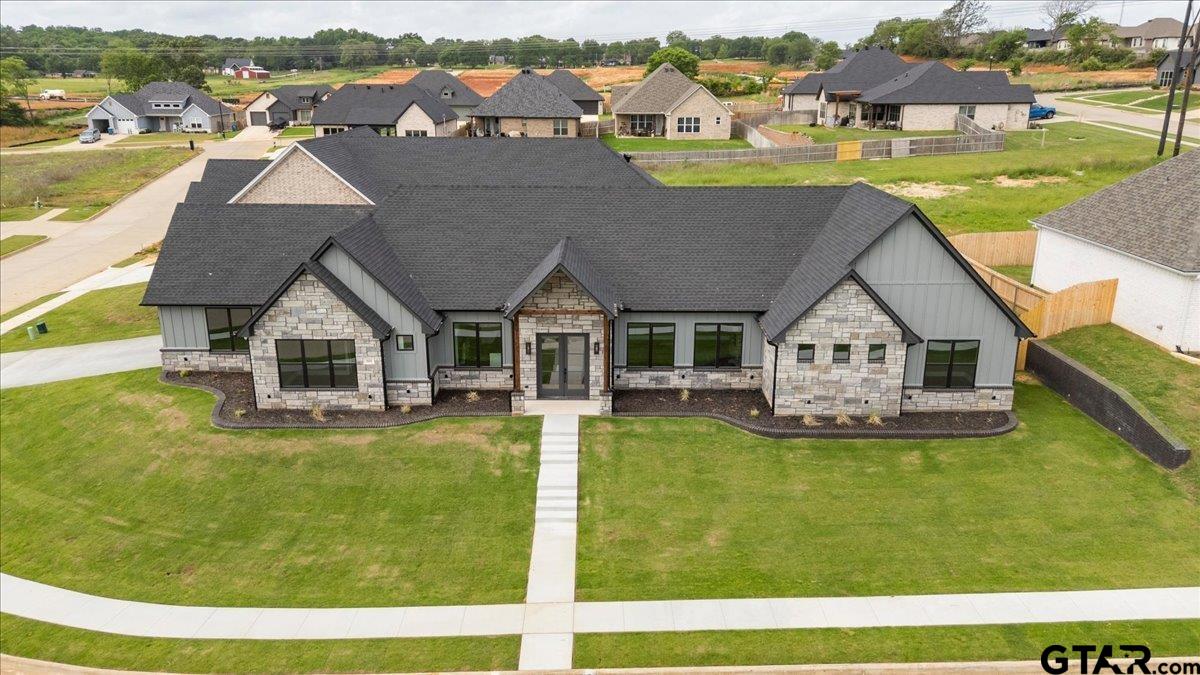 323 Mac Circle