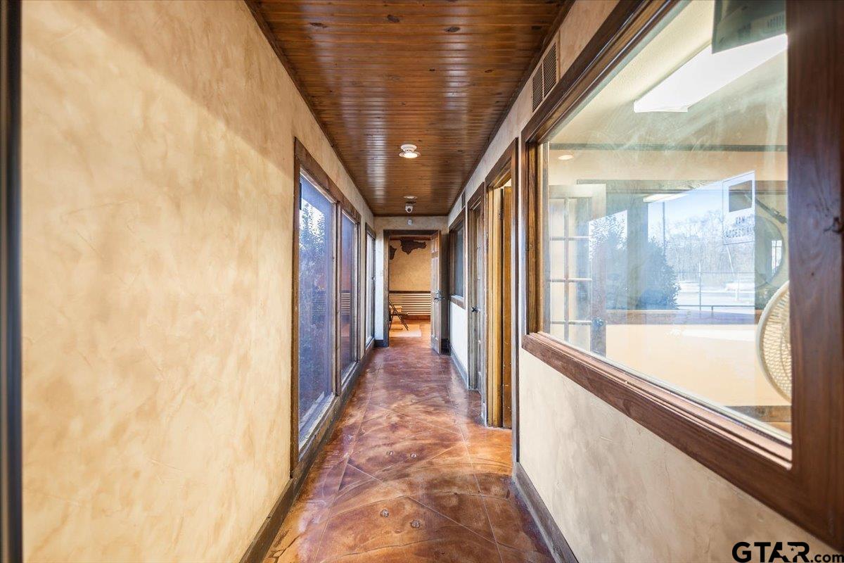 1624 N Northwest Loop 323