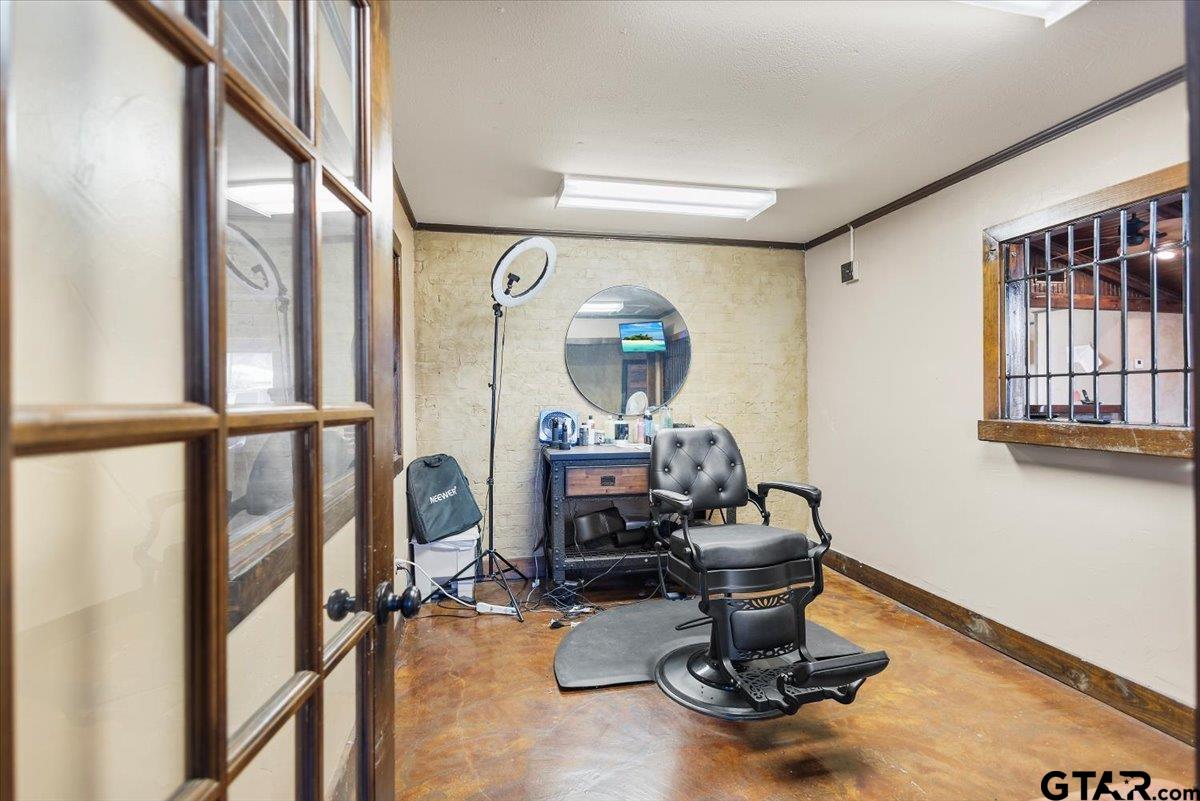 1624 N Northwest Loop 323