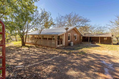 A home in Brownsboro