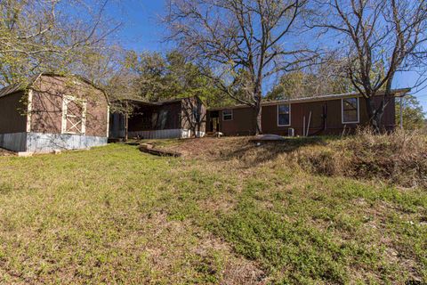 A home in Brownsboro