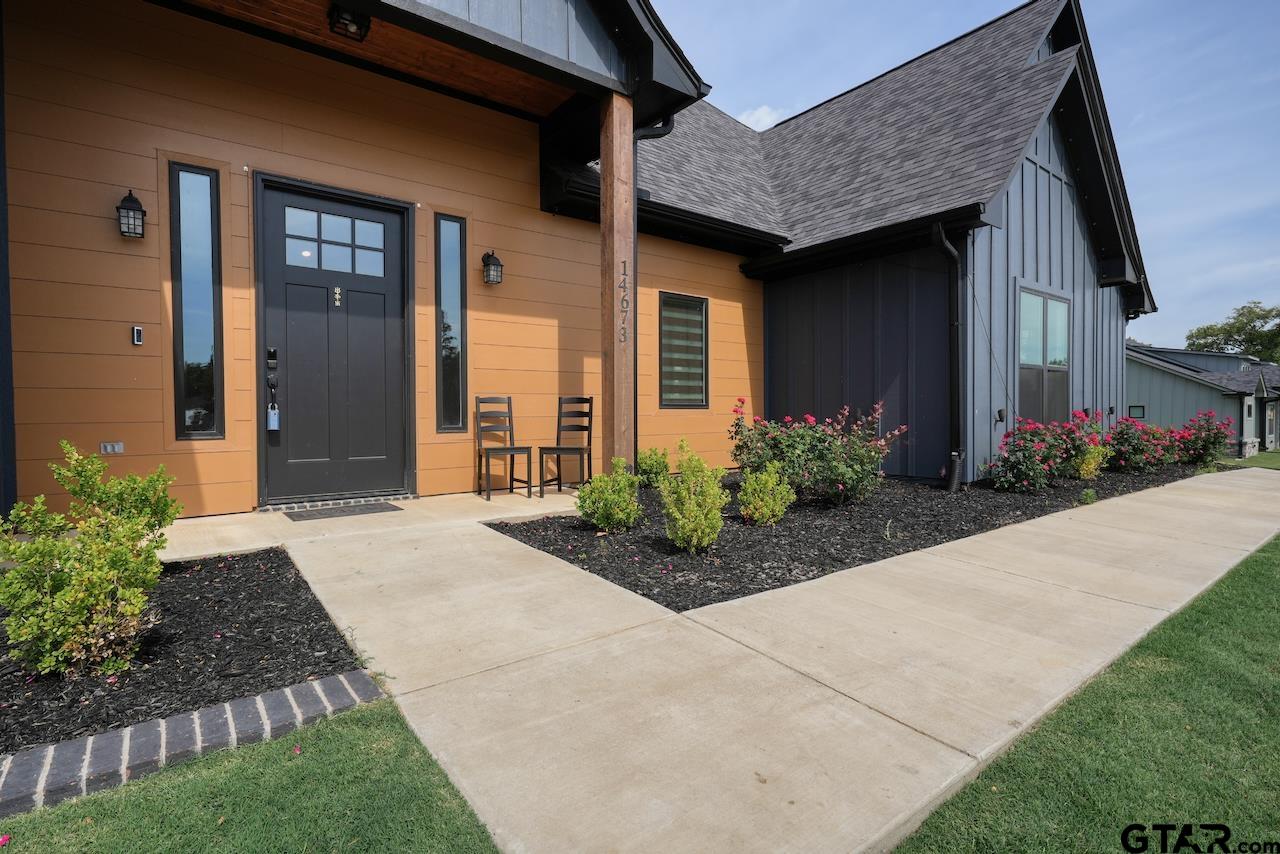 14673 Woodland Creek Dr