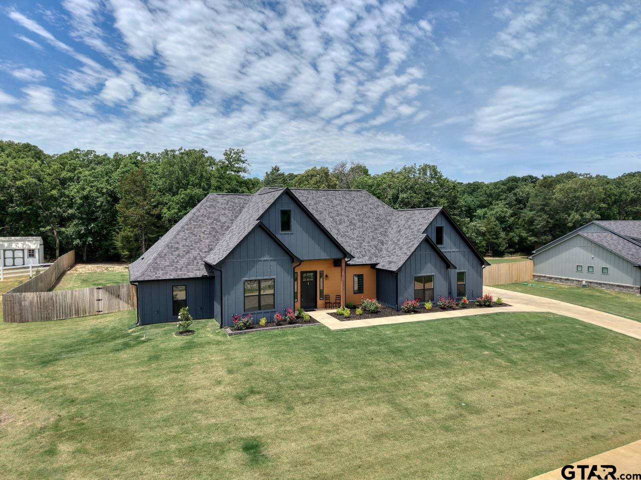 14673 Woodland Creek Dr