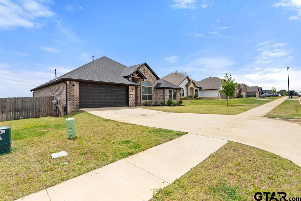 242 Amanda Ave