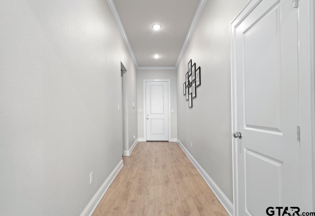 242 Amanda Ave