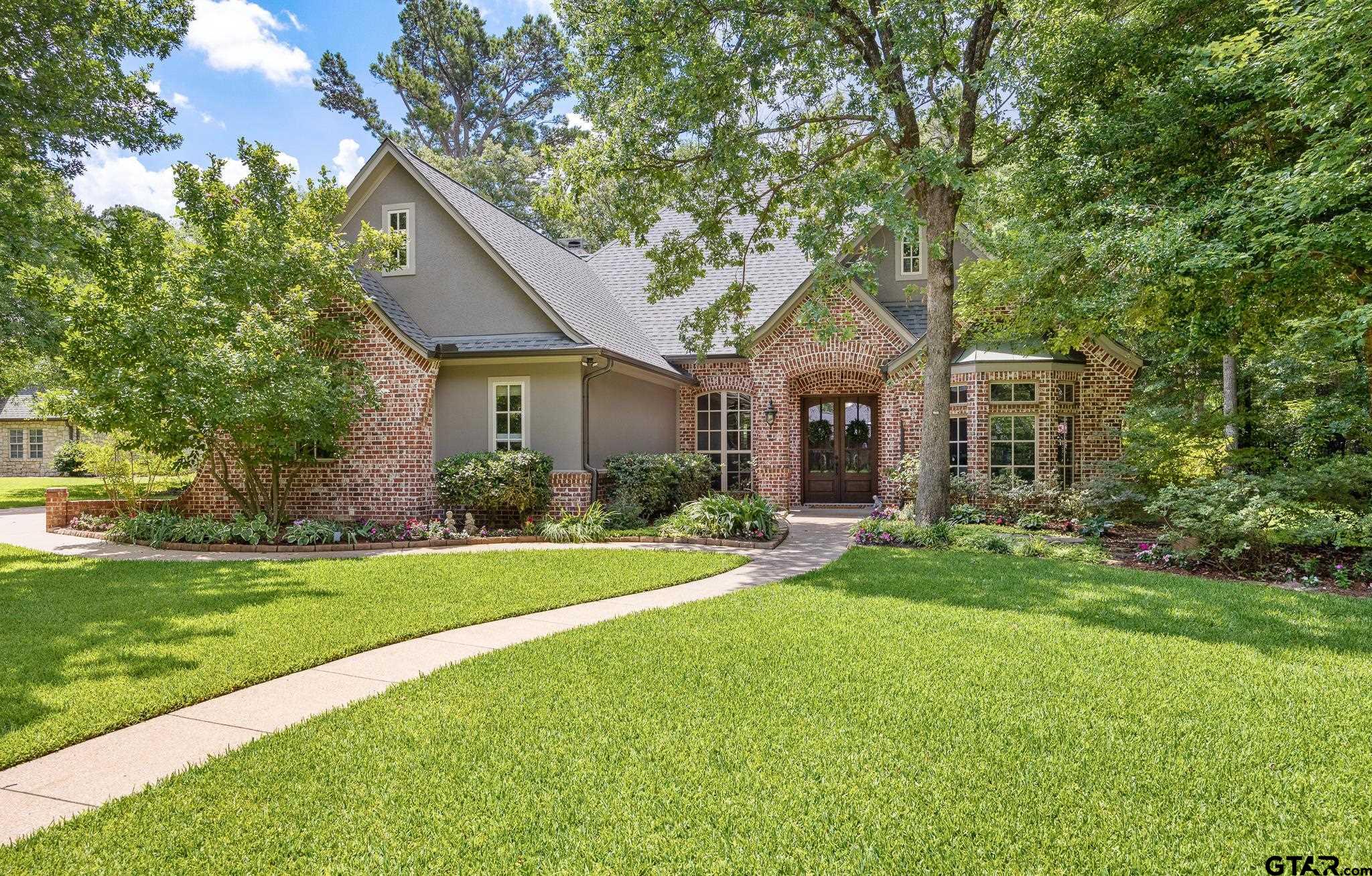 1915 Stonegate Valley Dr.