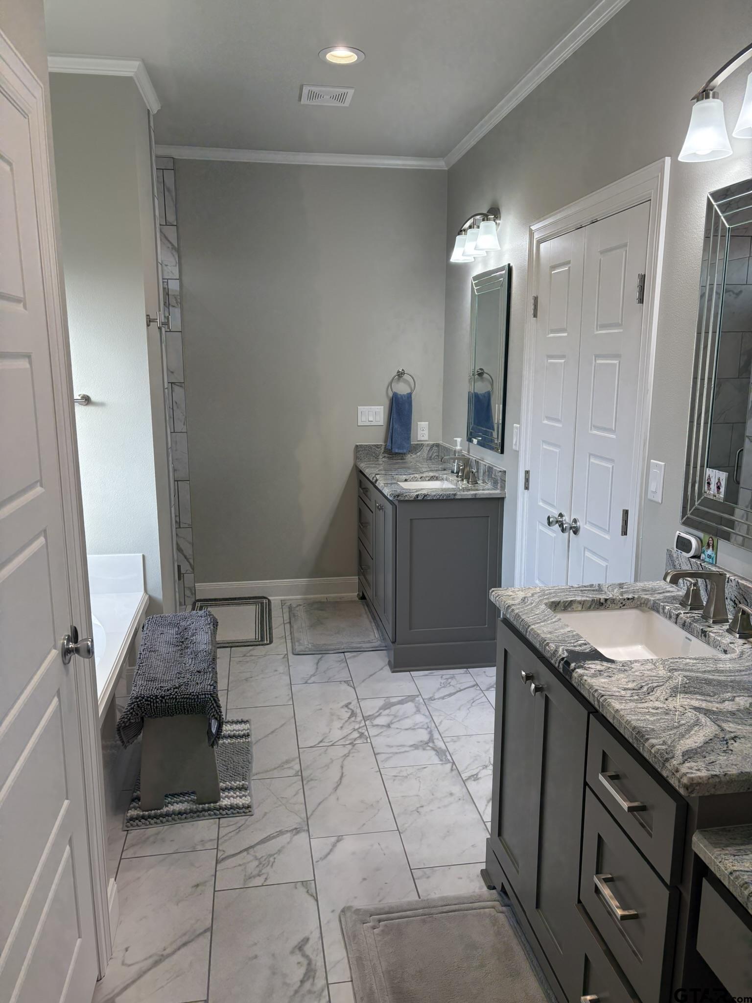 20905 Sweet Bay
