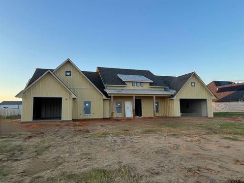 A home in Lindale