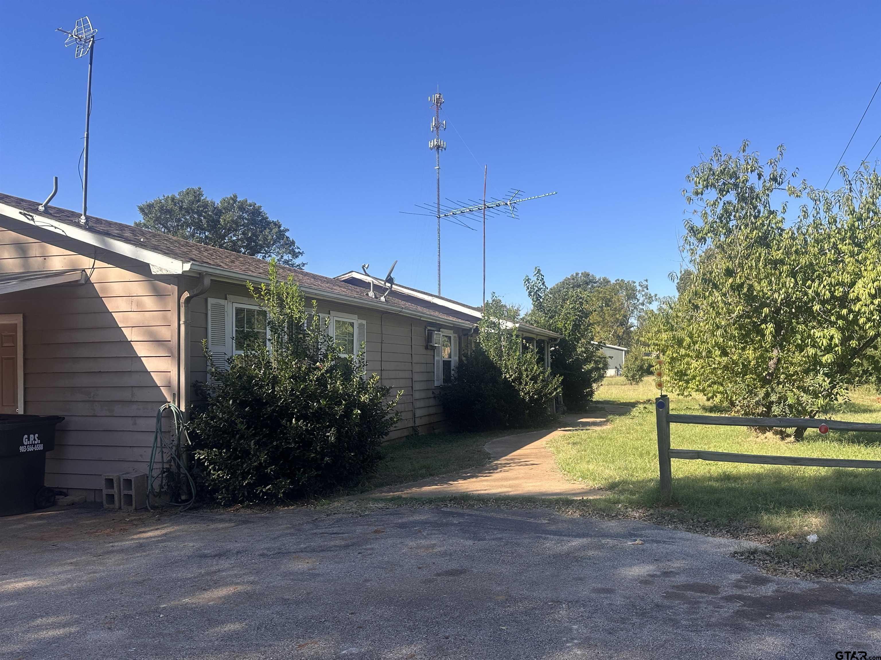 22385 FM 16 W