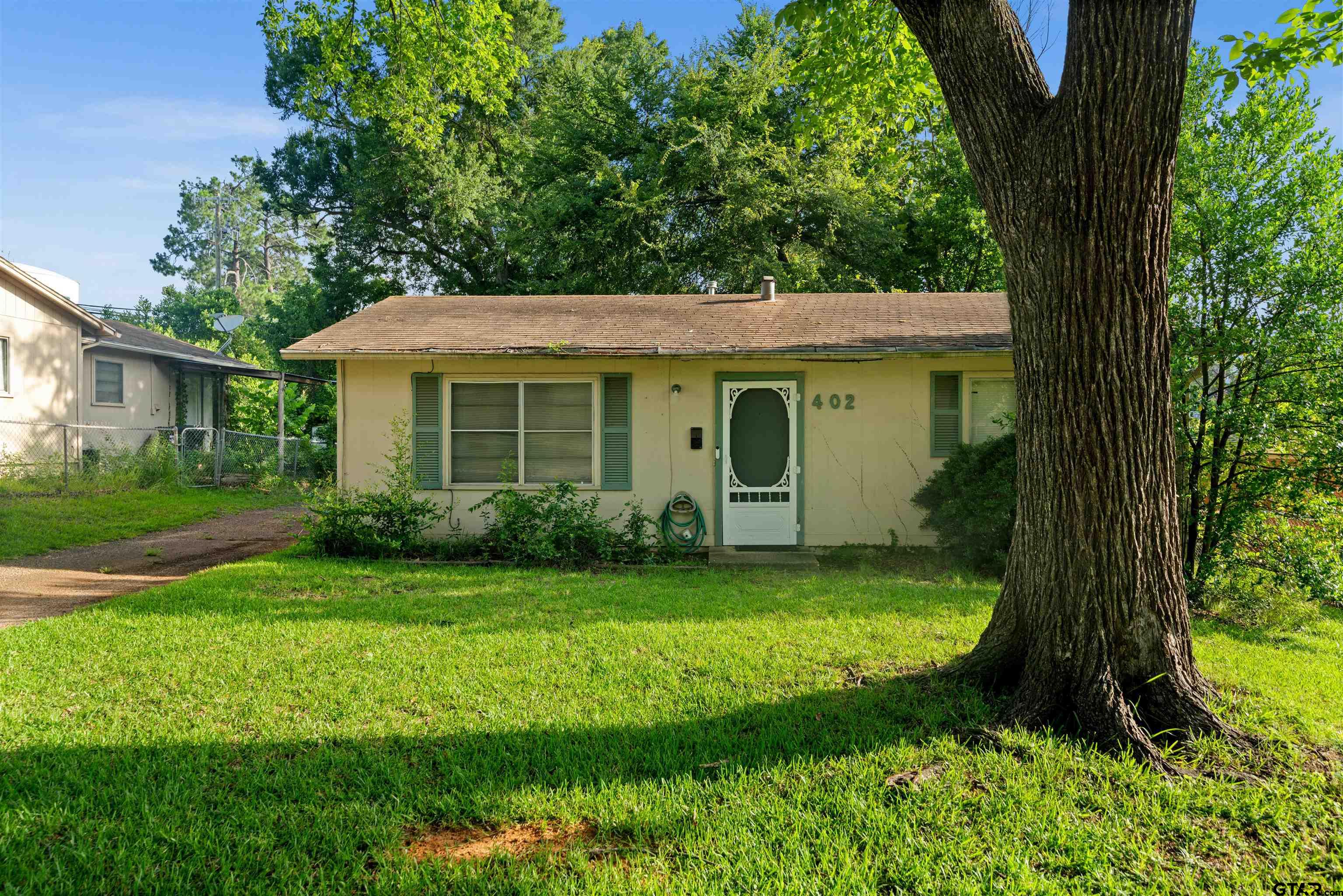 402 Seagle St.