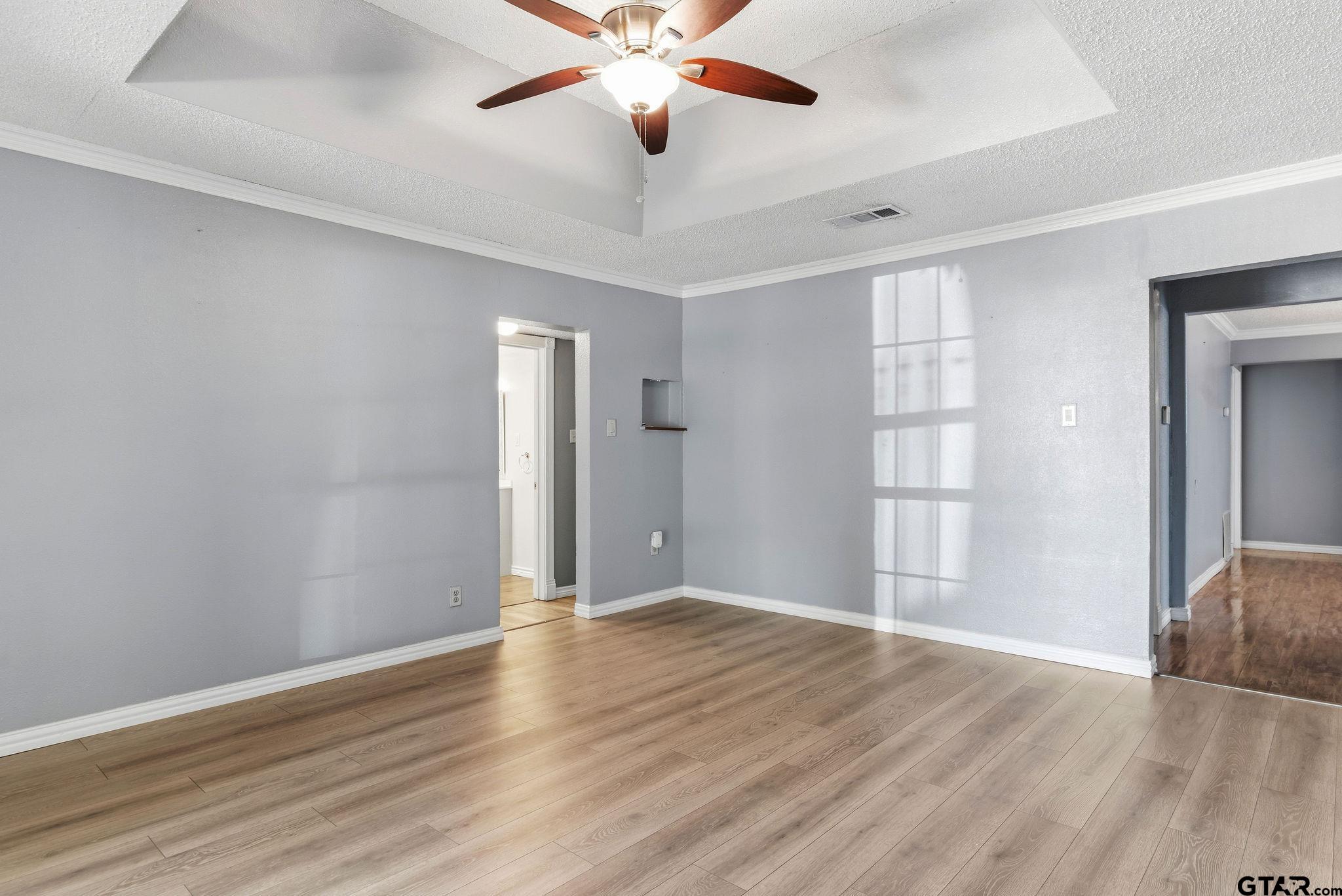 709 Corrigan