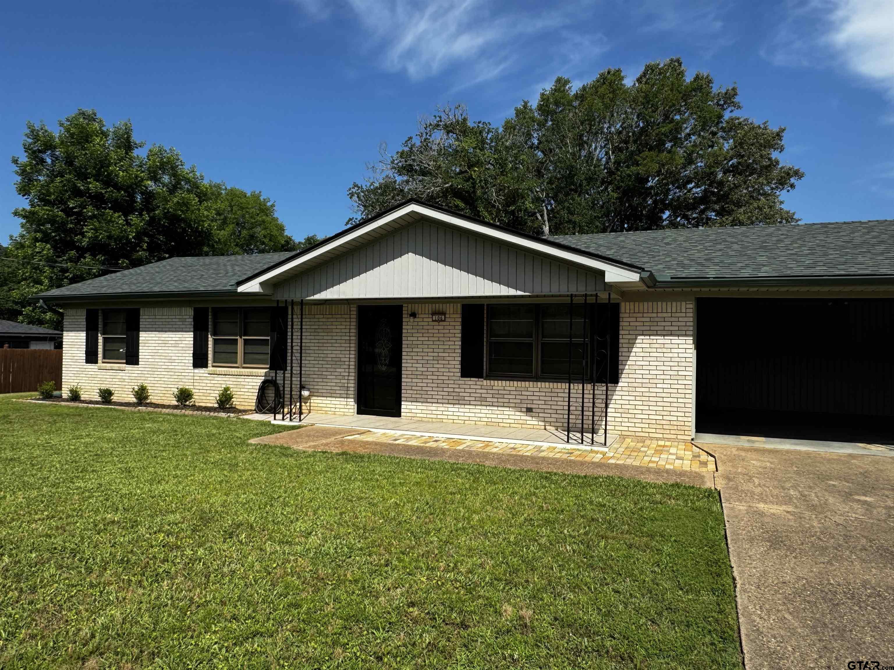 106 Southview Dr.