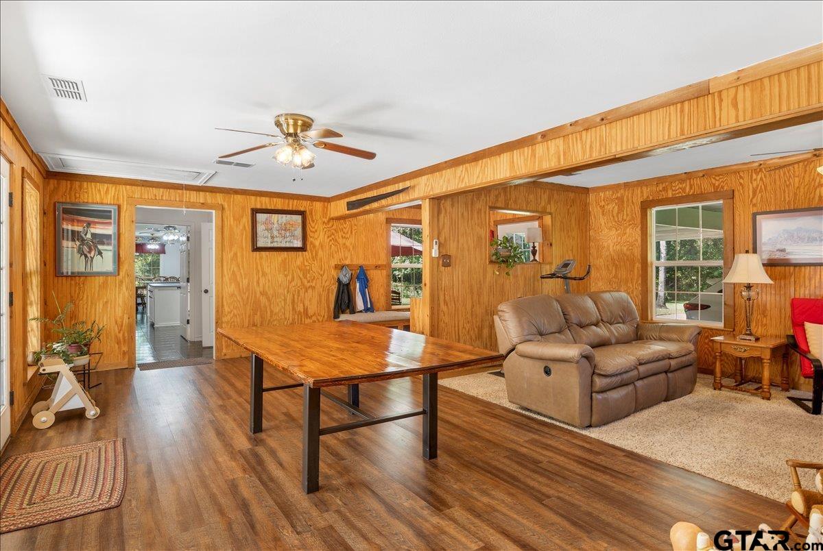 Whitehouse, Texas 75791, United States, 4 Bedrooms Bedrooms, ,3 BathroomsBathrooms,Residential,Active,202209