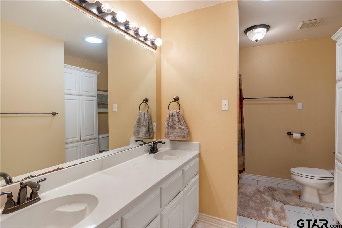 Whitehouse, Texas 75791, United States, 4 Bedrooms Bedrooms, ,3 BathroomsBathrooms,Residential,Active,202209