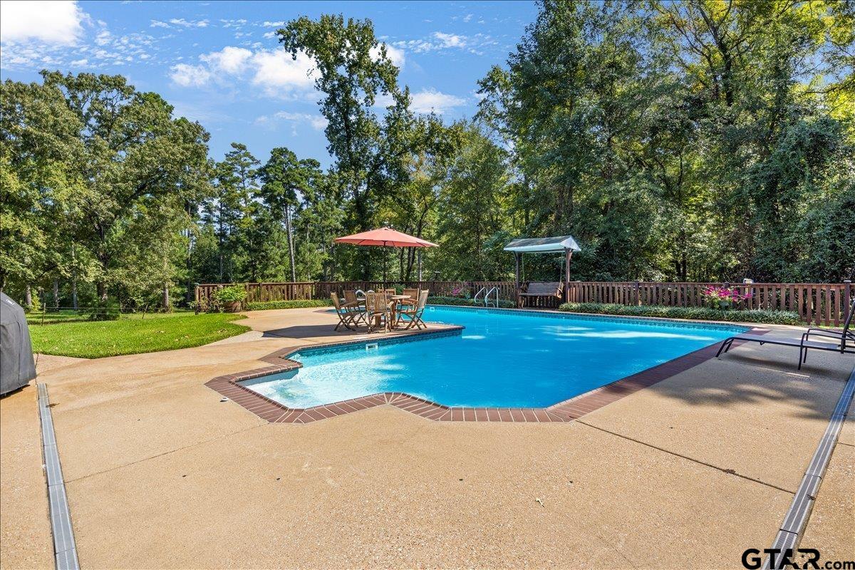 Whitehouse, Texas 75791, United States, 4 Bedrooms Bedrooms, ,3 BathroomsBathrooms,Residential,Active,202209