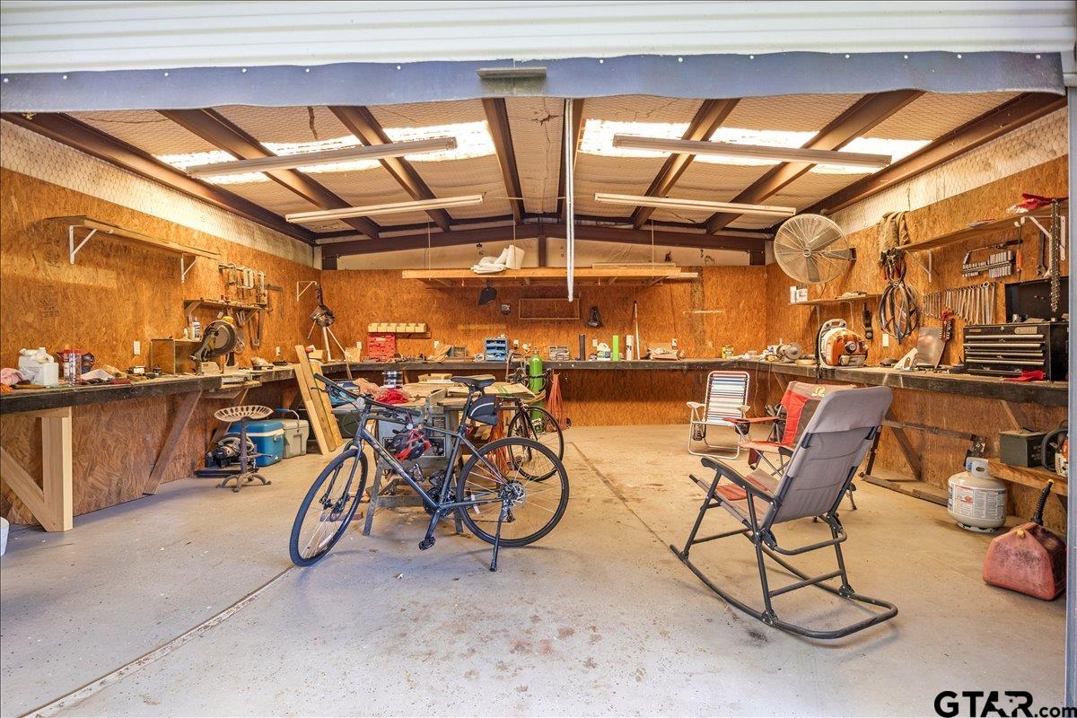 Whitehouse, Texas 75791, United States, 4 Bedrooms Bedrooms, ,3 BathroomsBathrooms,Residential,Active,202209