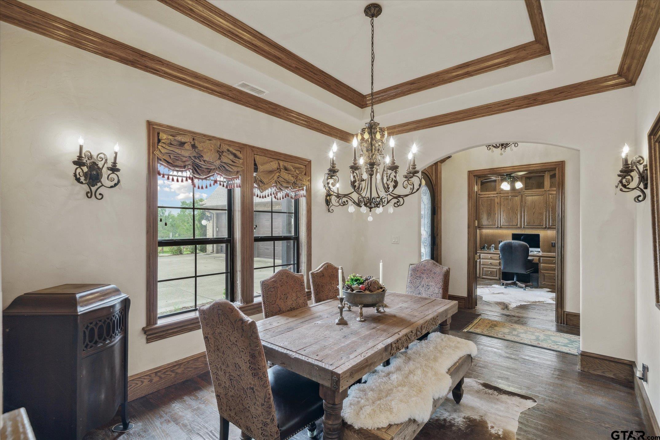 450 Private Road 5815