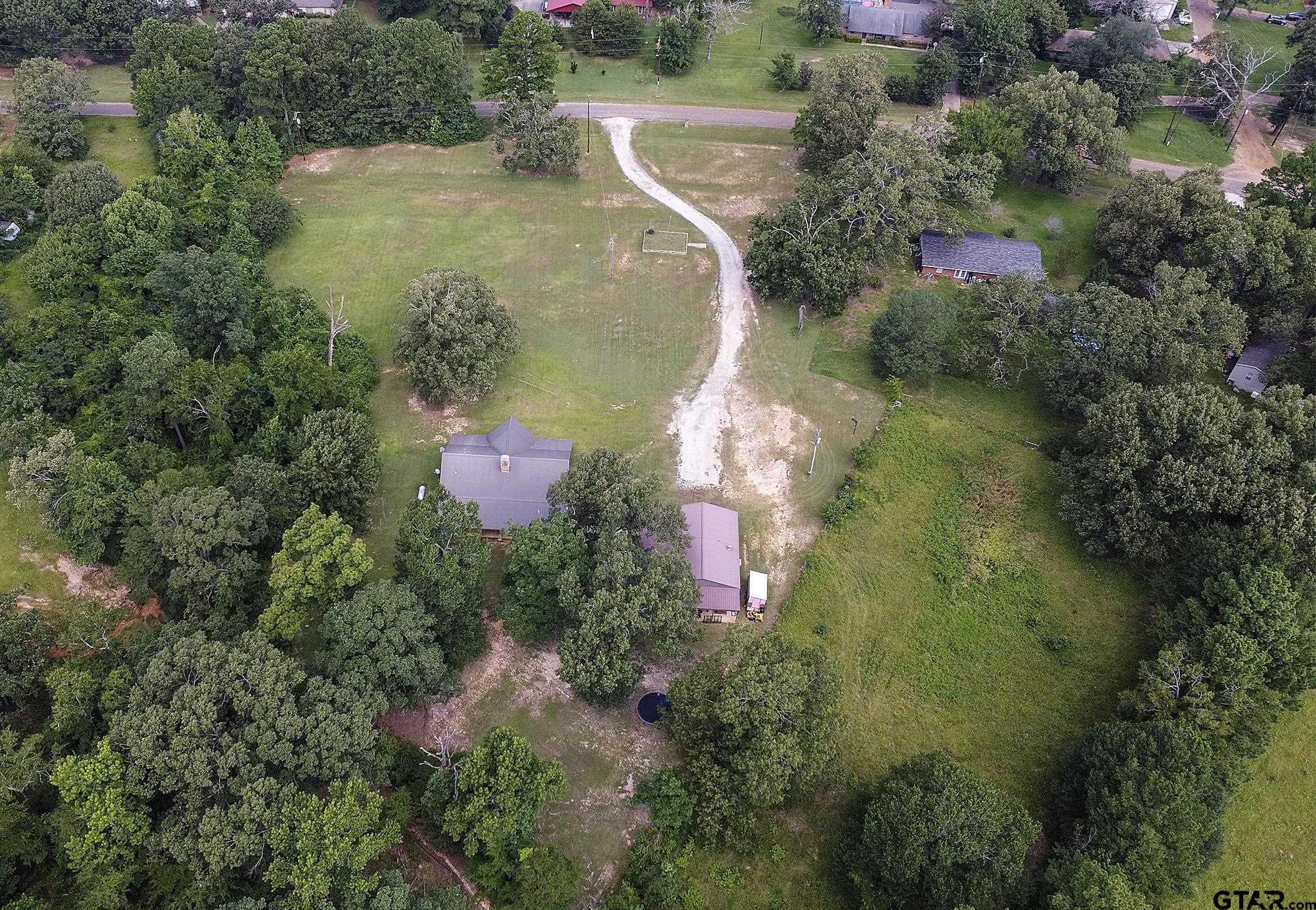 864 Pyeatt Dr