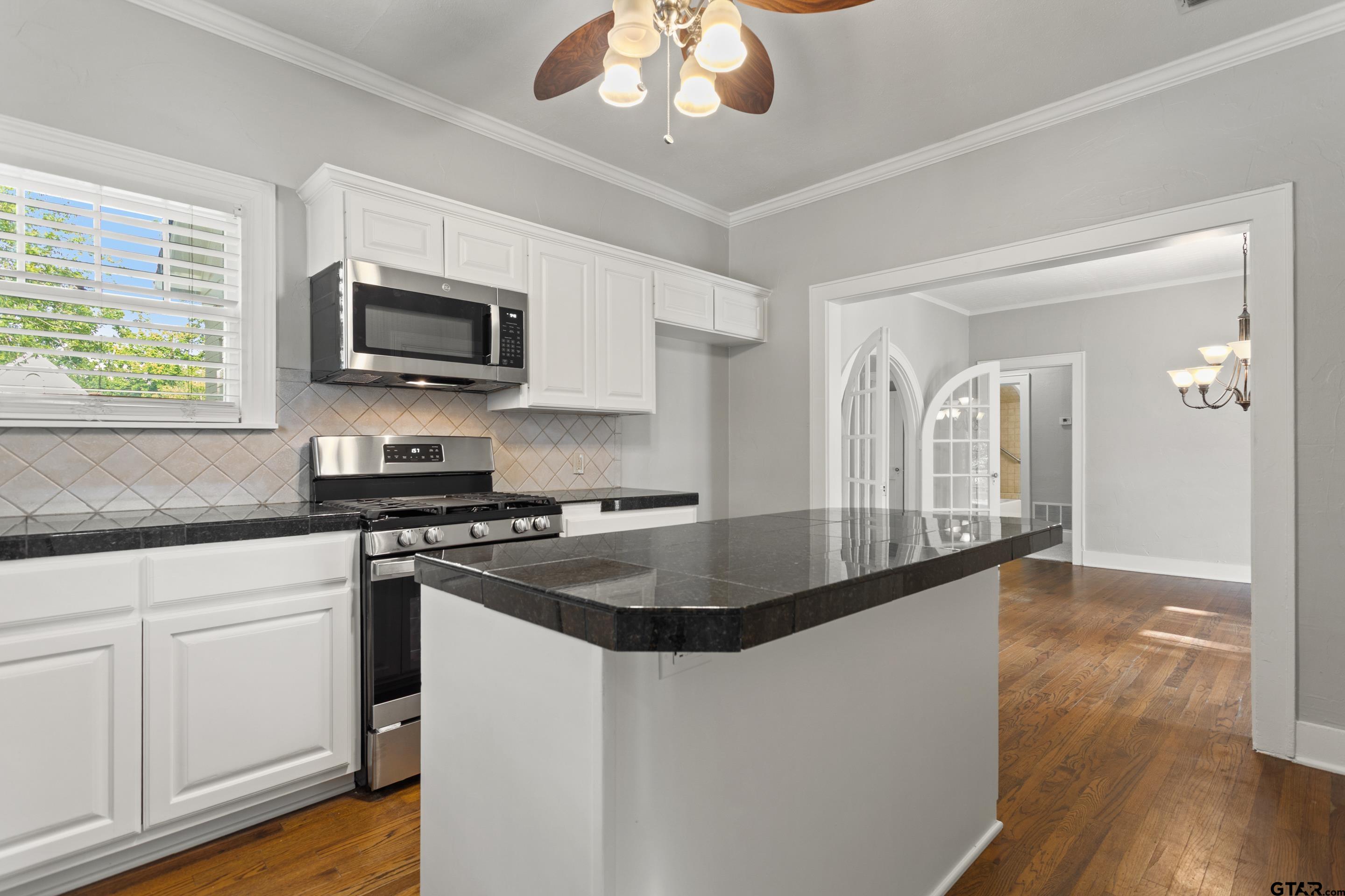 1205 S Augusta