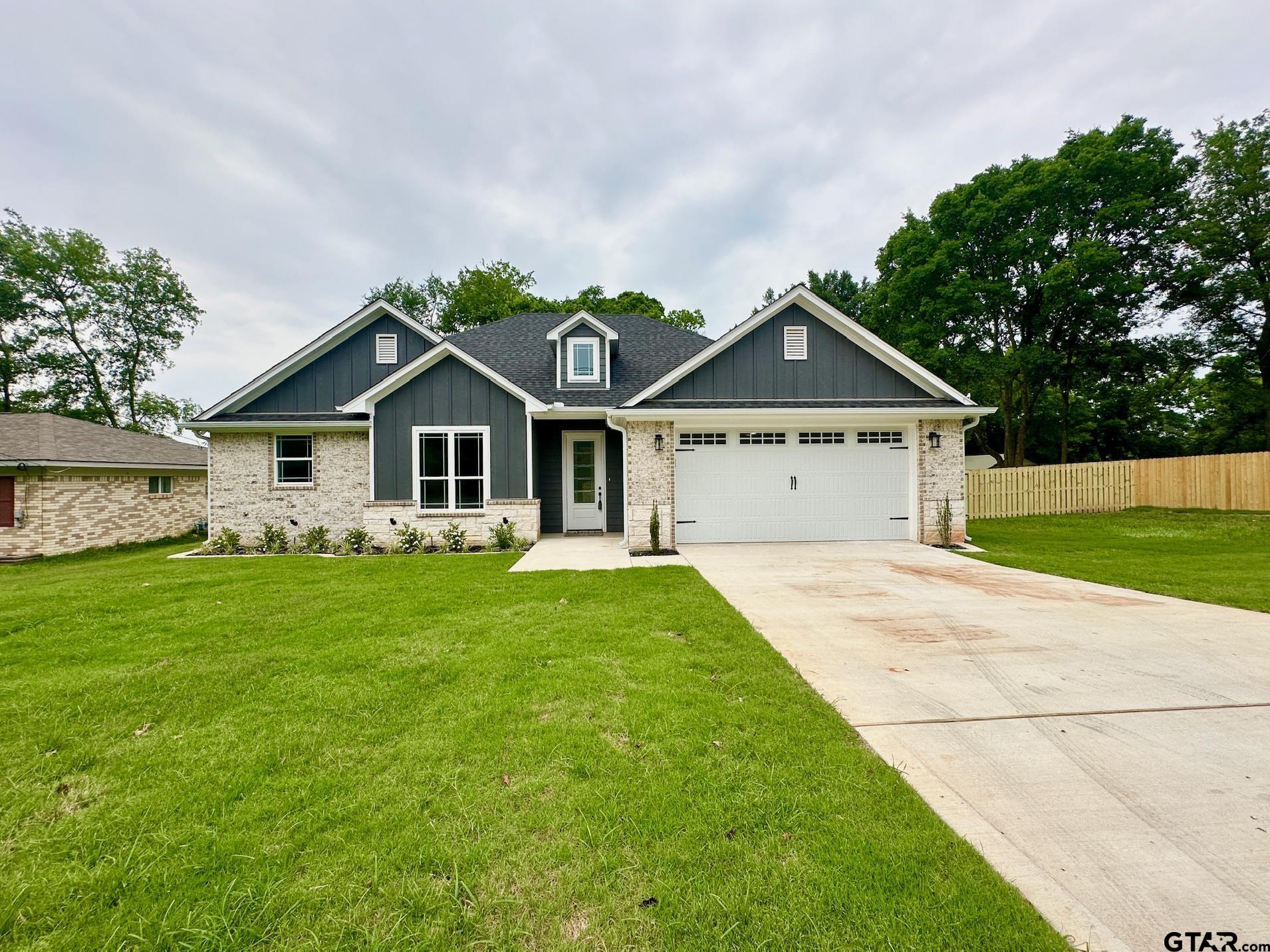 106 Robinwood Dr.