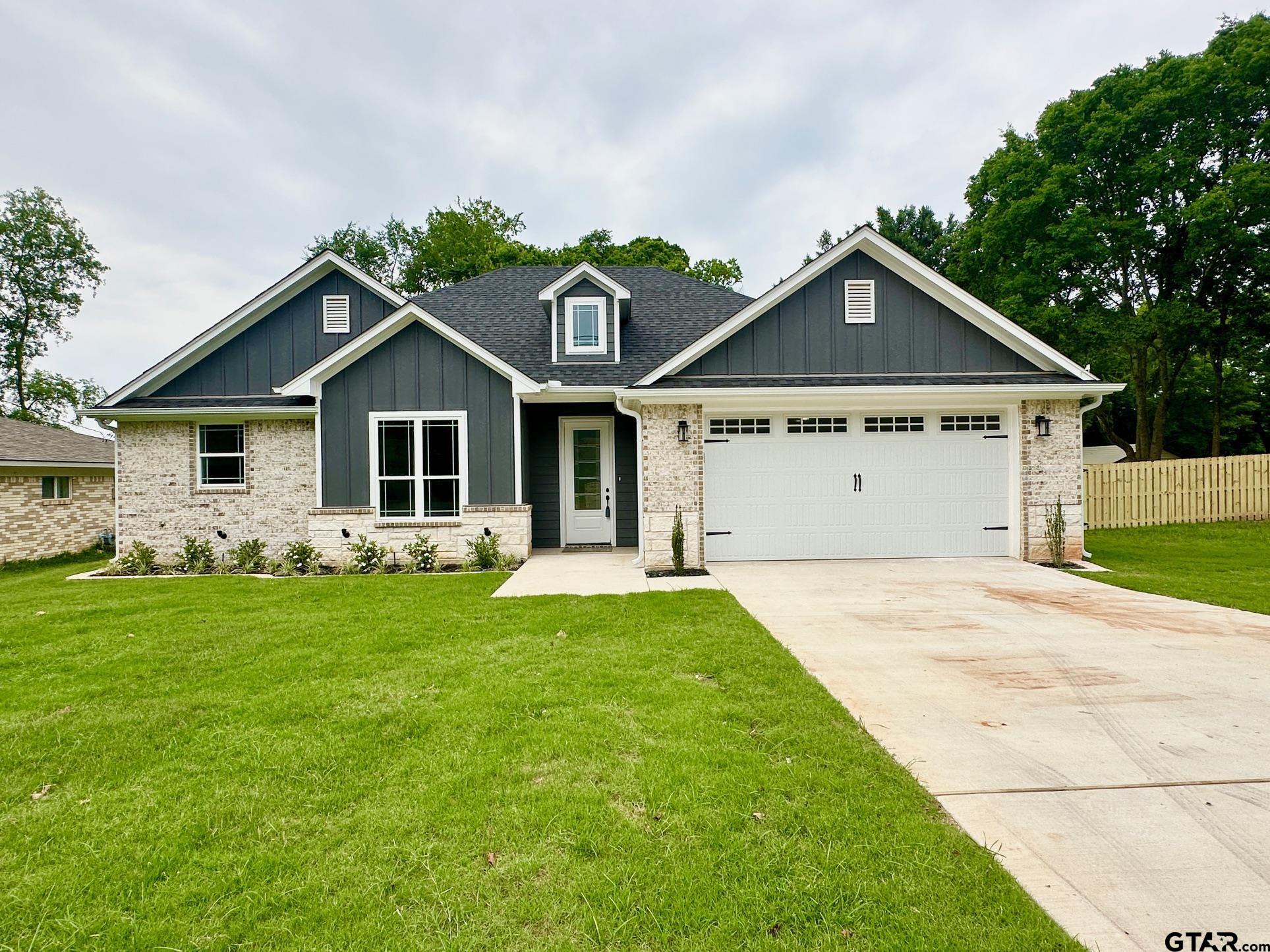106 Robinwood Dr.
