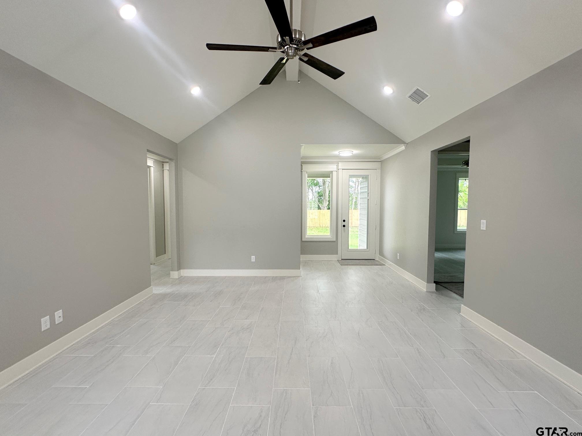 106 Robinwood Dr.