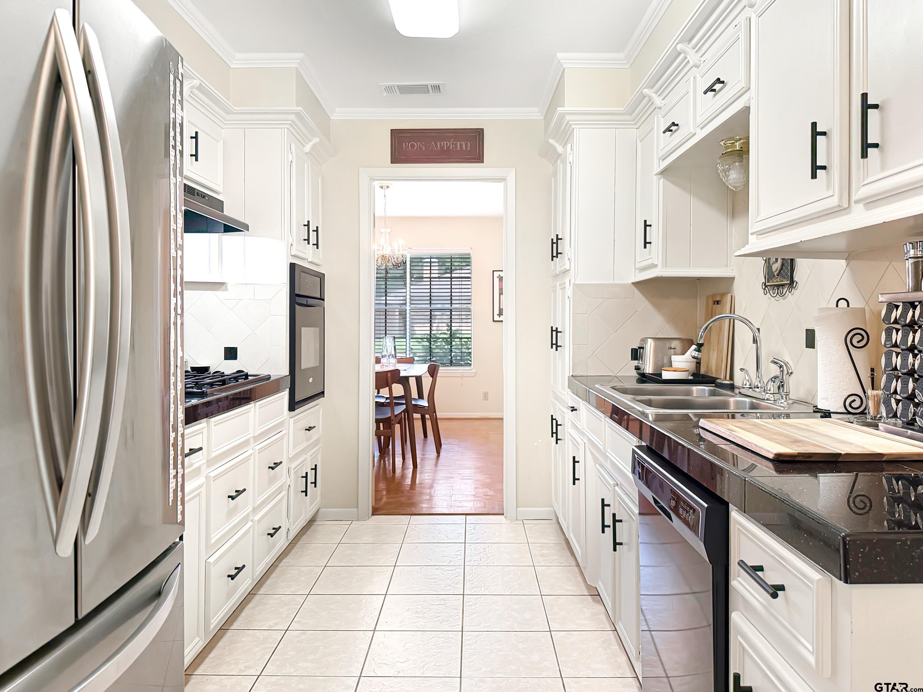 1408 Woodbridge Dr