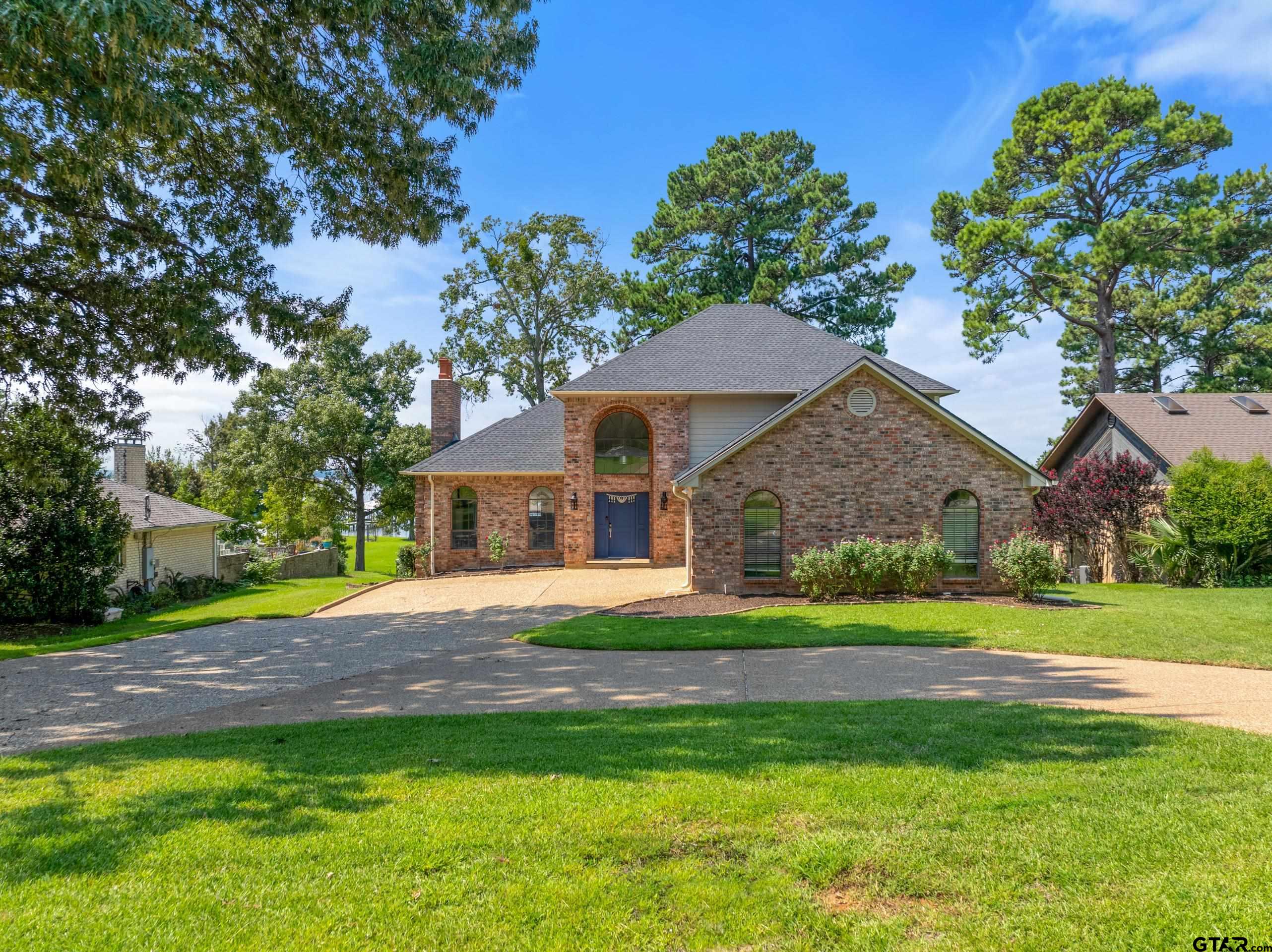 18248 Lakeside Dr