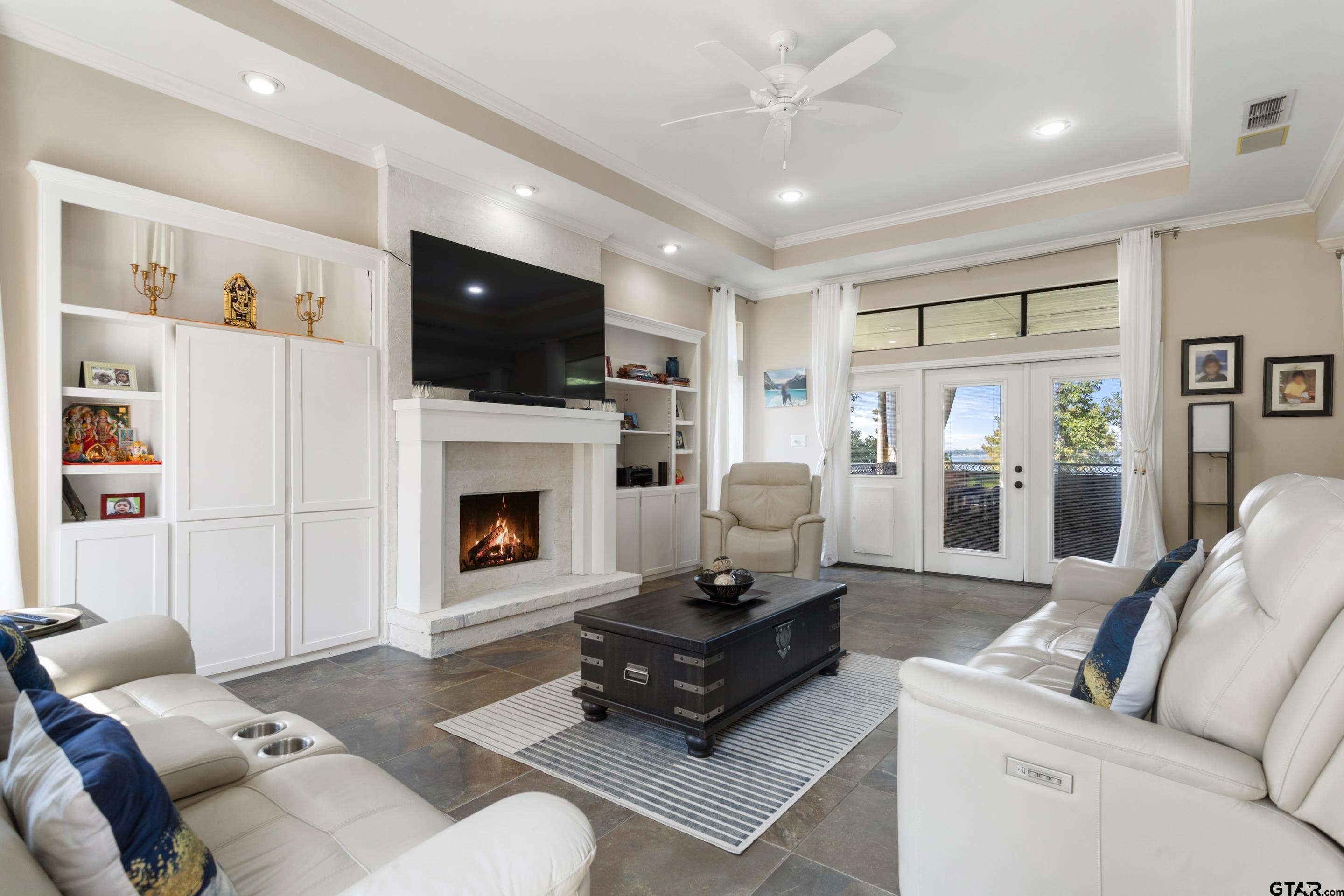 18248 Lakeside Dr