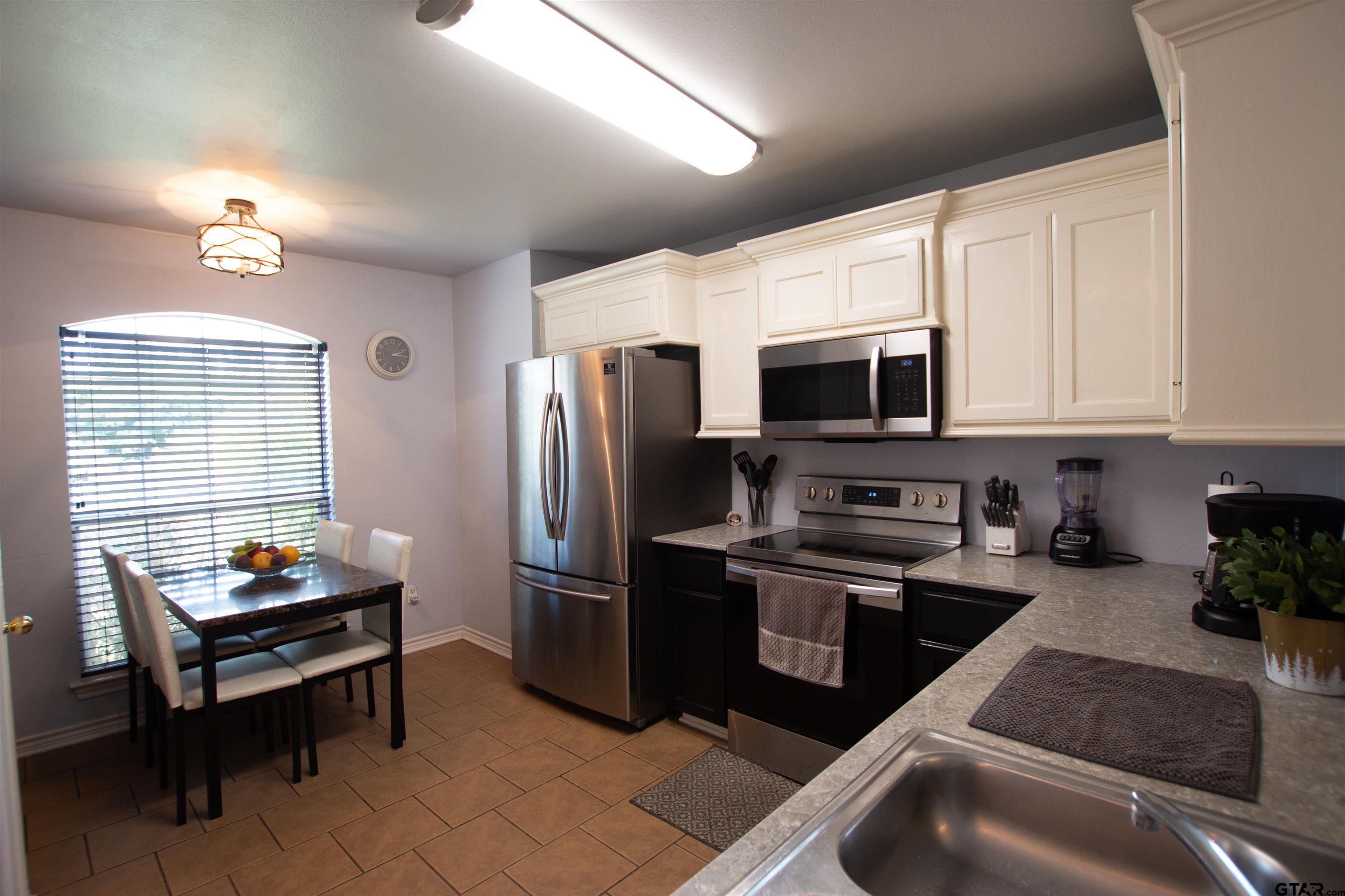 207 Patricia Ct