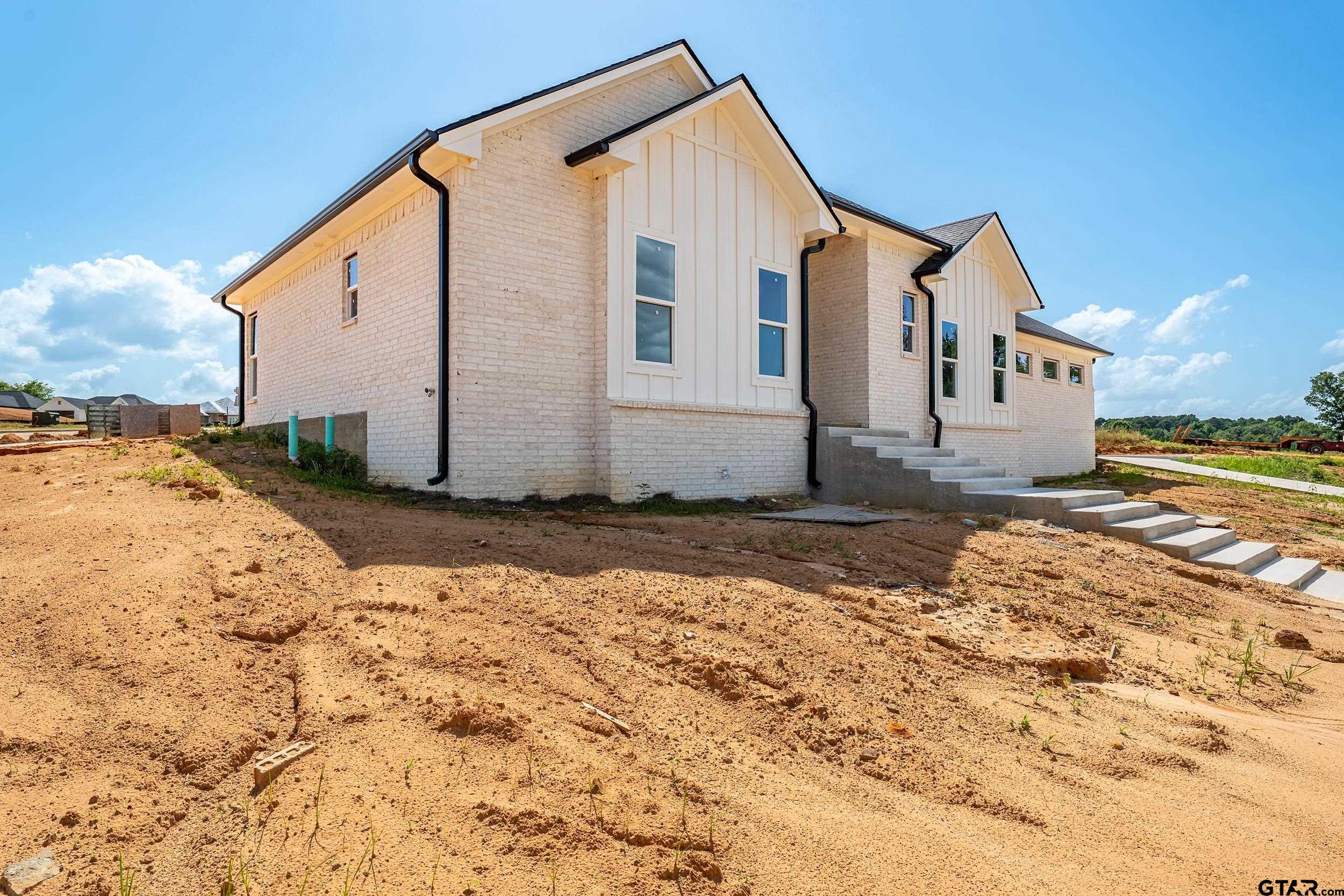 606 Prince Ln