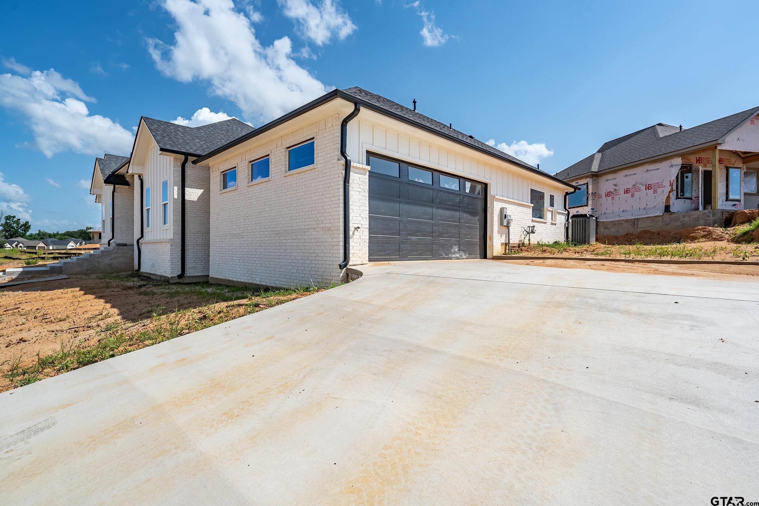 606 Prince Ln