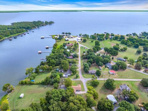 A home in Wills Point