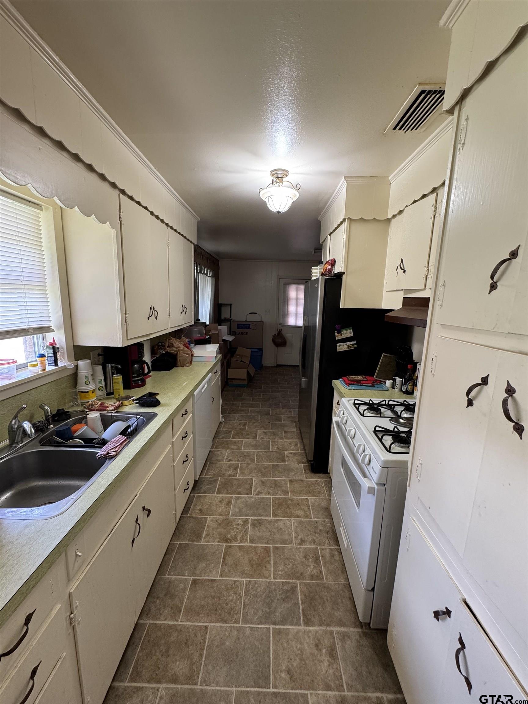 105 Tomie St