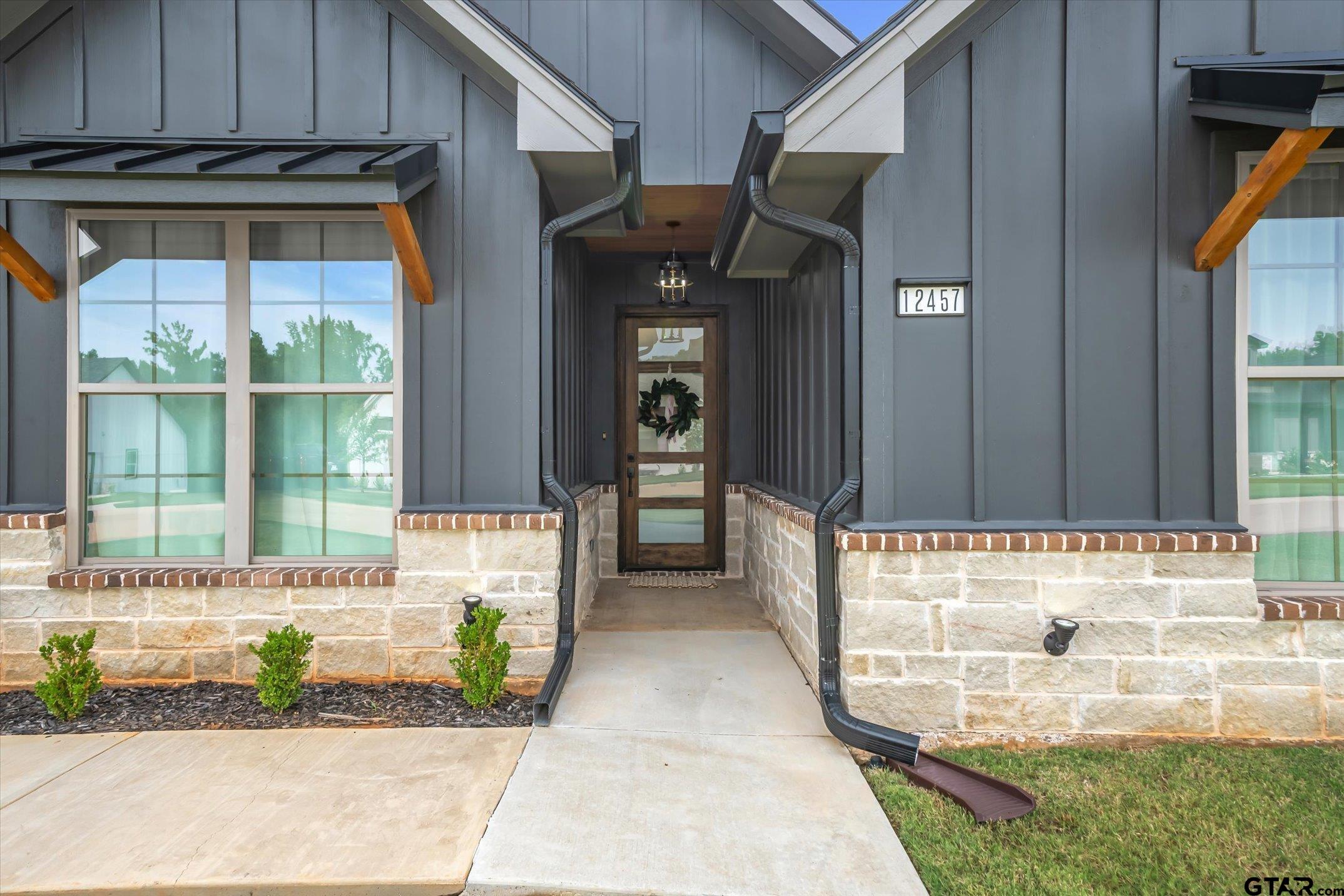 12457 Maplewood Drive