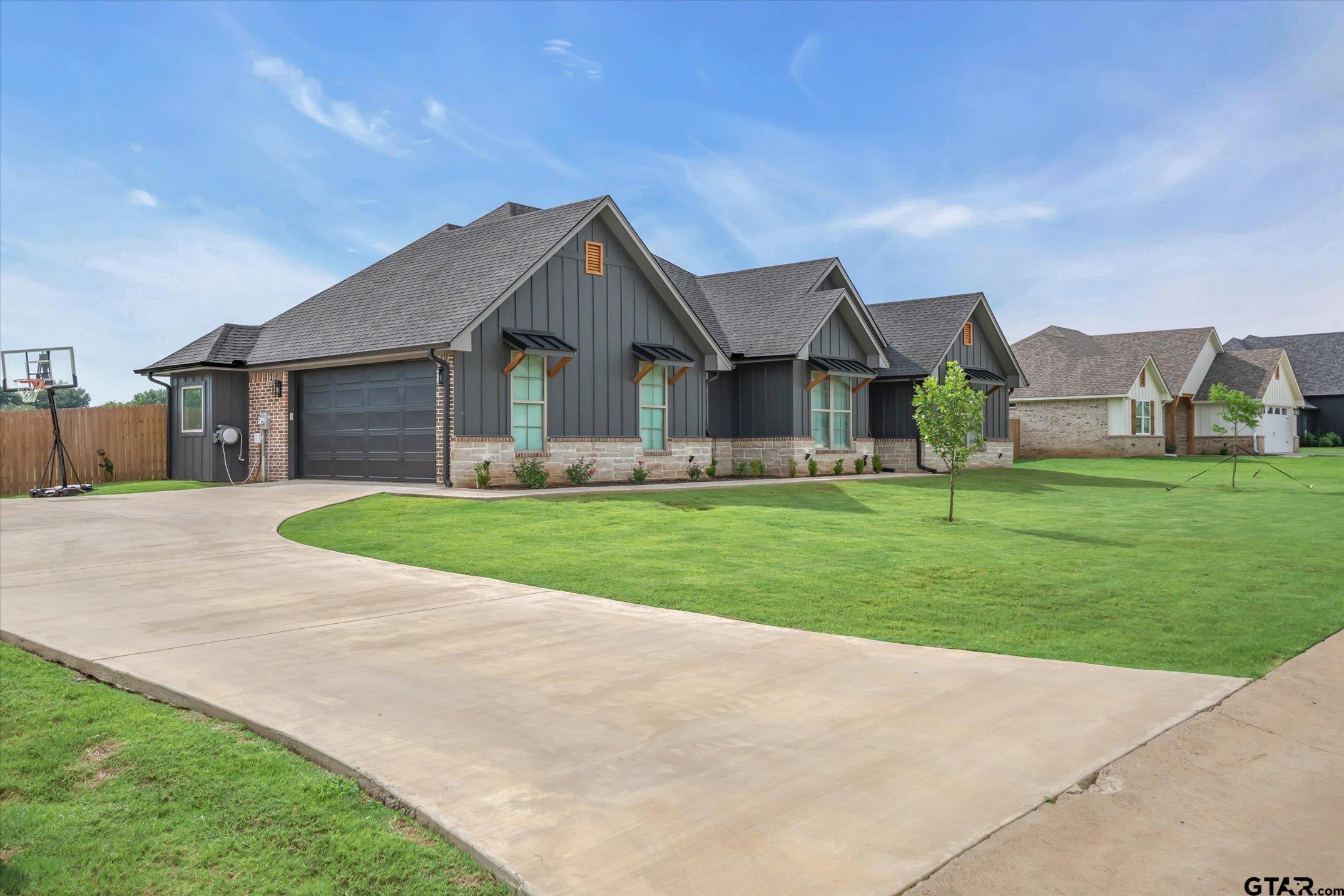 12457 Maplewood Drive