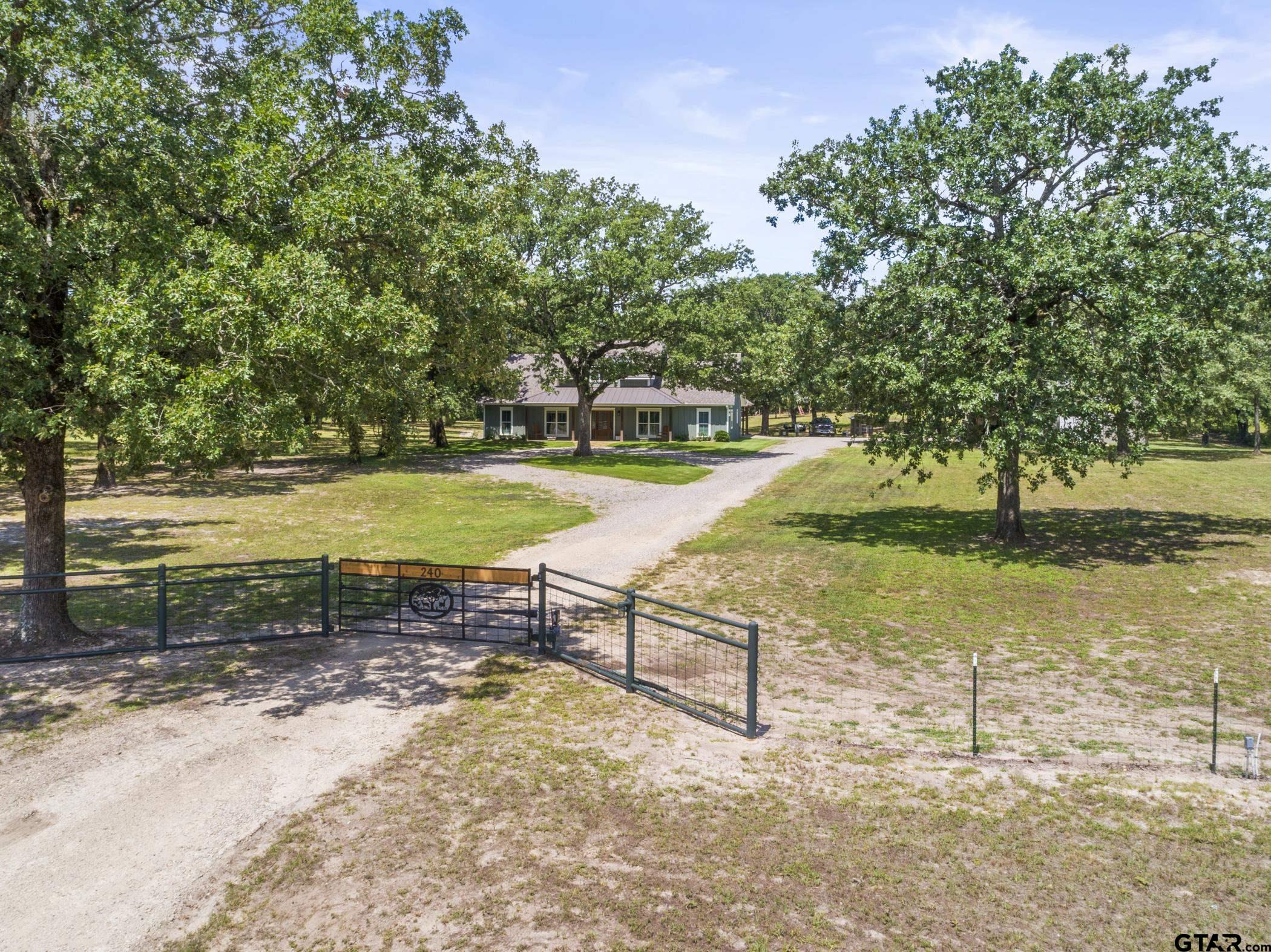 240 S FM 2869