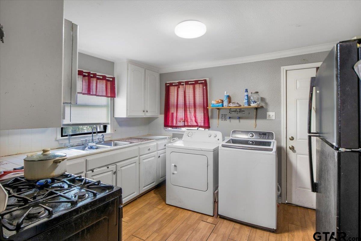 961 Montgomery Gardens
