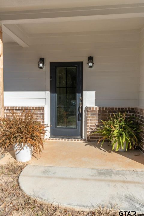 A home in Lindale