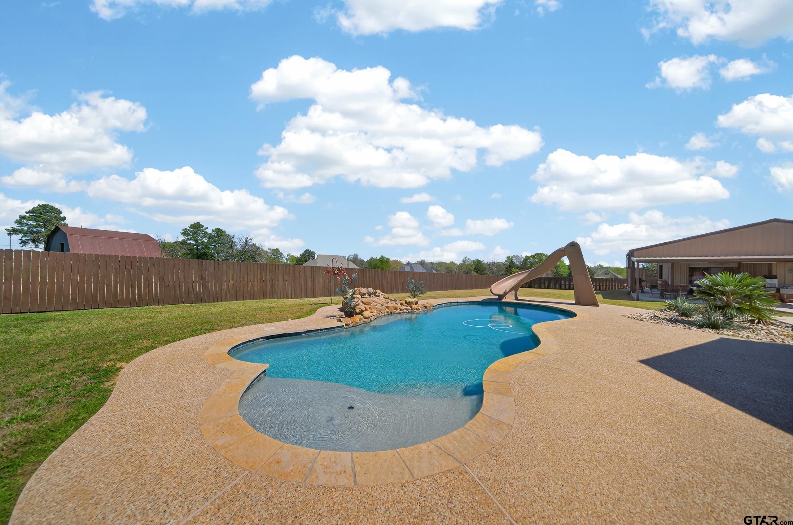 15524 Sugar Ridge Ln