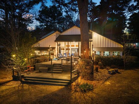 1805 E Lake Dr Gladewater TX 75647