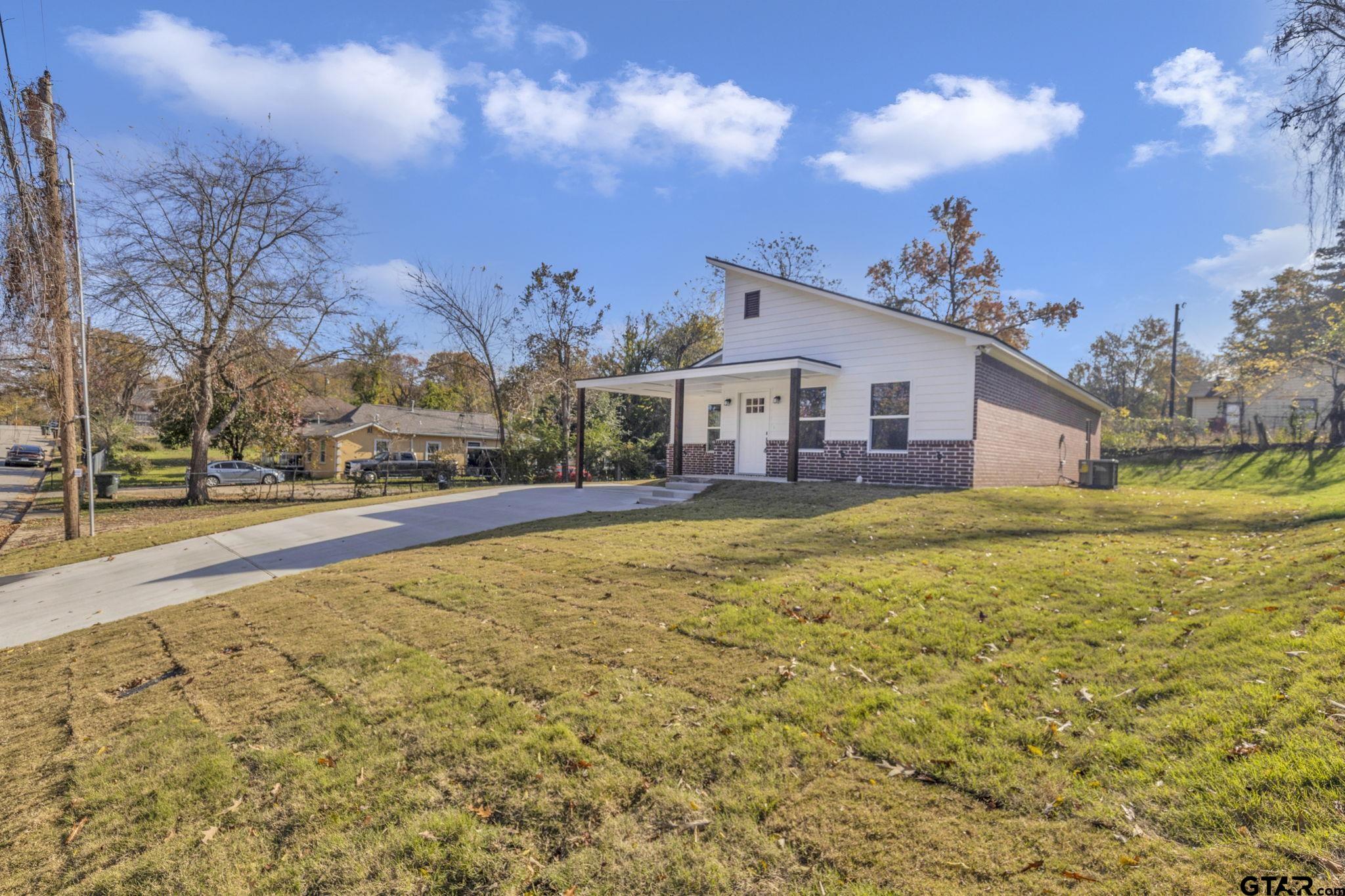 1410 W Connally St