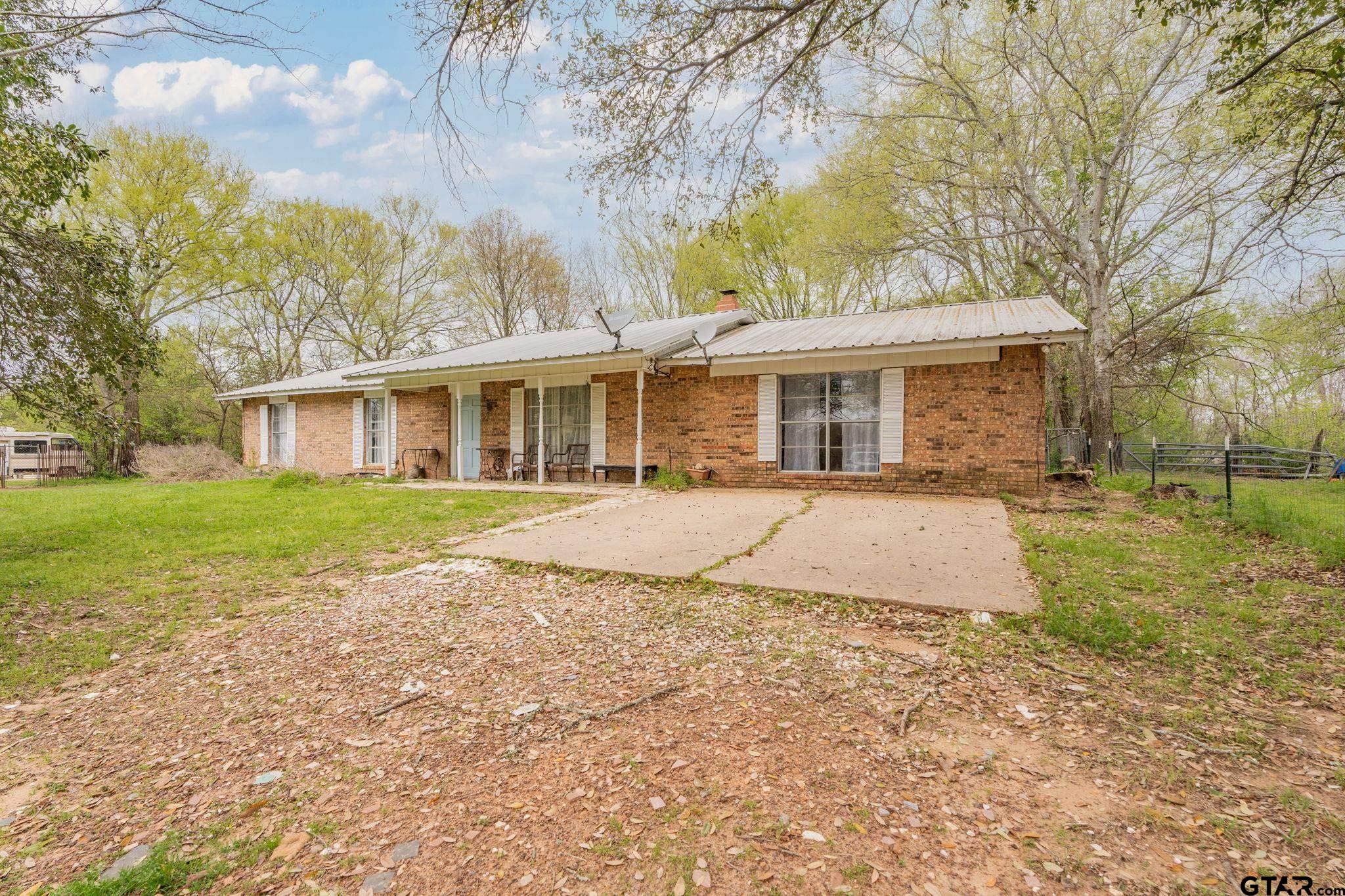 Athens, Texas 75751, United States, 5 Bedrooms Bedrooms, ,3 BathroomsBathrooms,Residential,Pending,48756