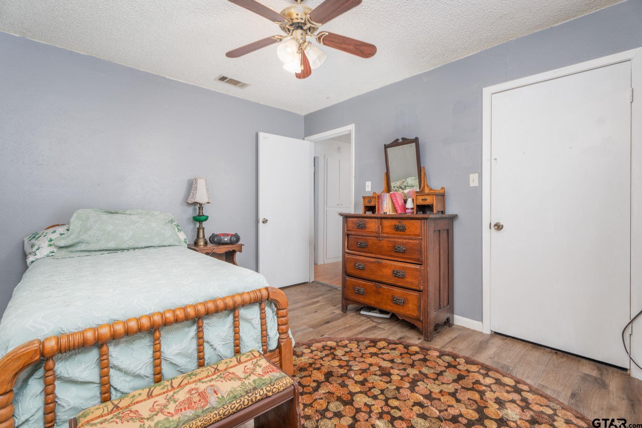 Athens, Texas 75751, United States, 5 Bedrooms Bedrooms, ,3 BathroomsBathrooms,Residential,Pending,48756