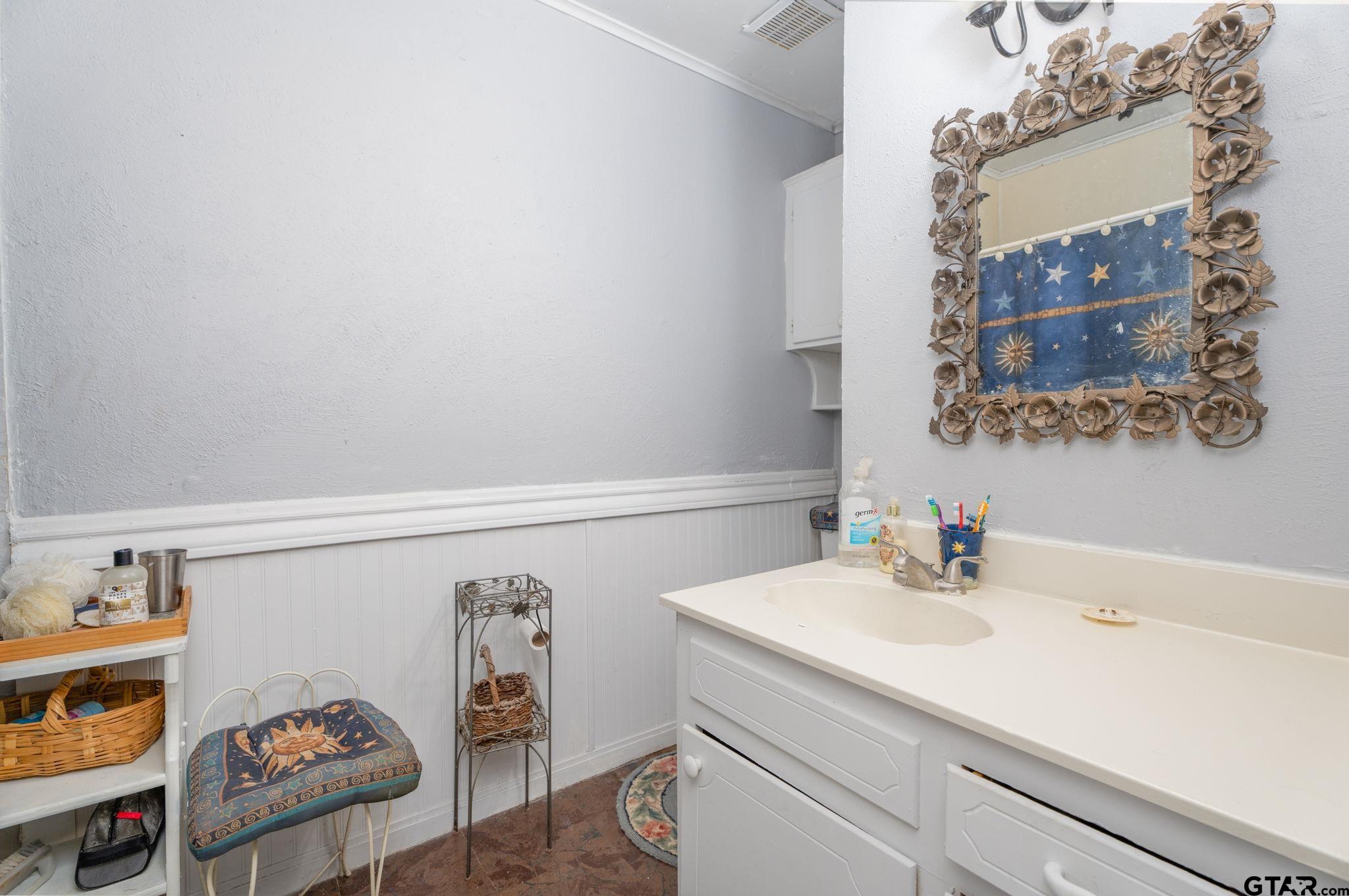 Athens, Texas 75751, United States, 5 Bedrooms Bedrooms, ,3 BathroomsBathrooms,Residential,Pending,48756