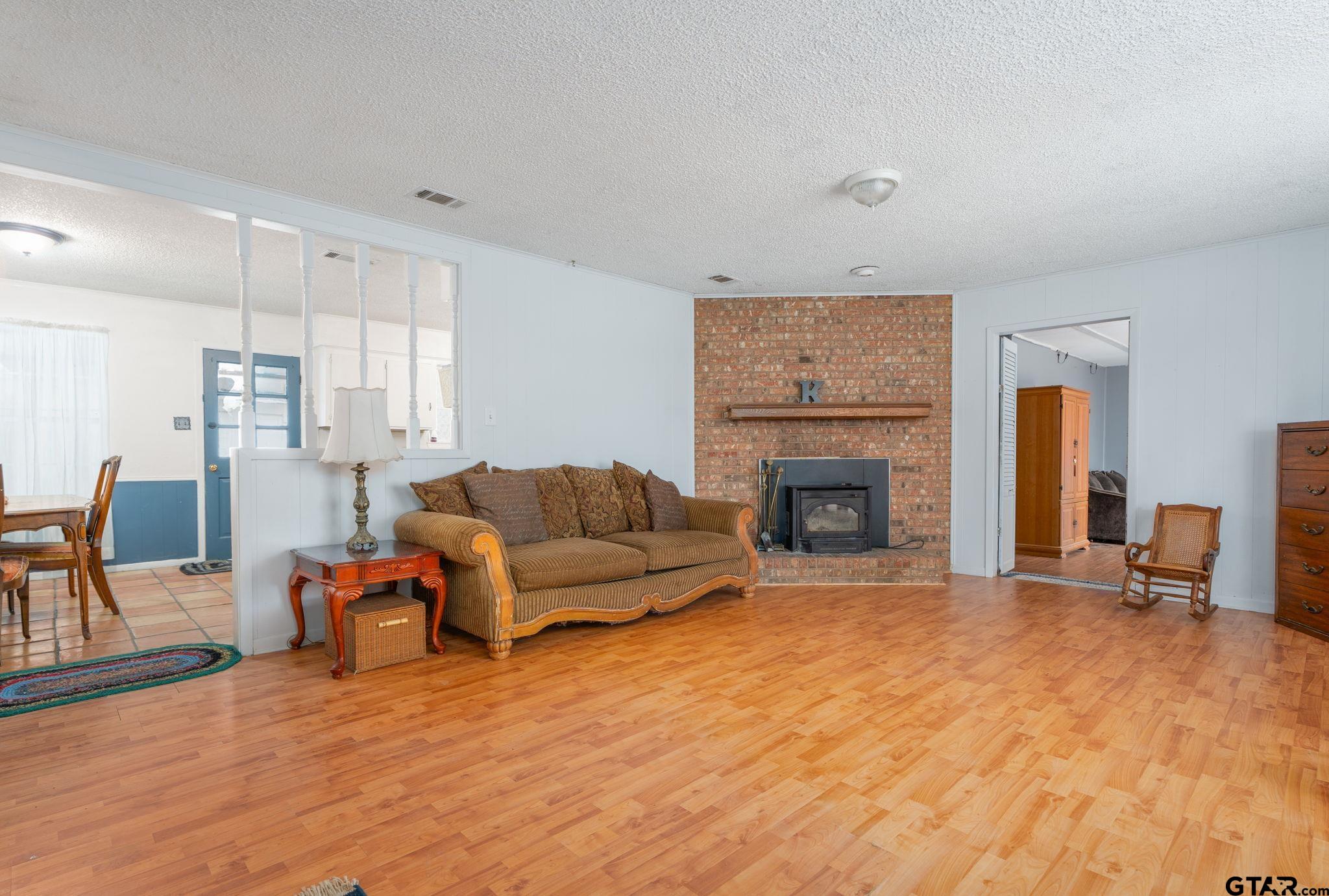 Athens, Texas 75751, United States, 5 Bedrooms Bedrooms, ,3 BathroomsBathrooms,Residential,Pending,48756